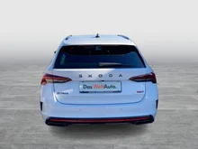 Škoda Octavia Combi RS in Moon-Weiß Metallic