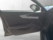 Audi A4 Avant 40 TDI advanced quattro in MYTHOSSCHWARZ METALLIC
