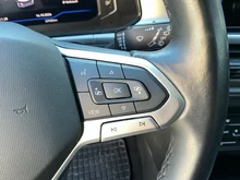 VW T-Roc Life TDI in Pure White Dach Black Uni