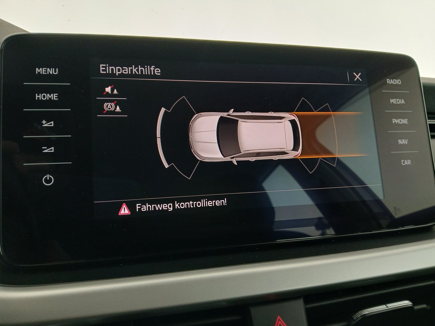 Škoda KAMIQ Ambition TSI DSG | Bild 23 von 30