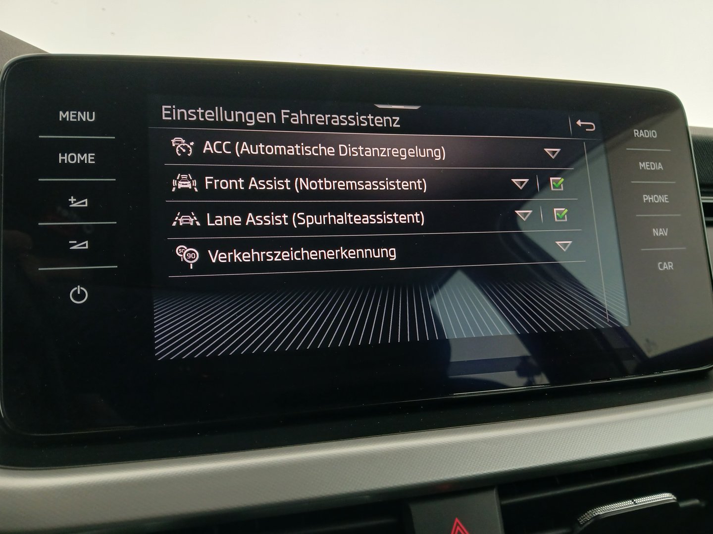 Škoda KAMIQ Ambition TSI DSG | Bild 22 von 30