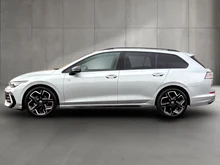 VW Golf Variant Sport mHeV DSG in Oyster Silver Metallic