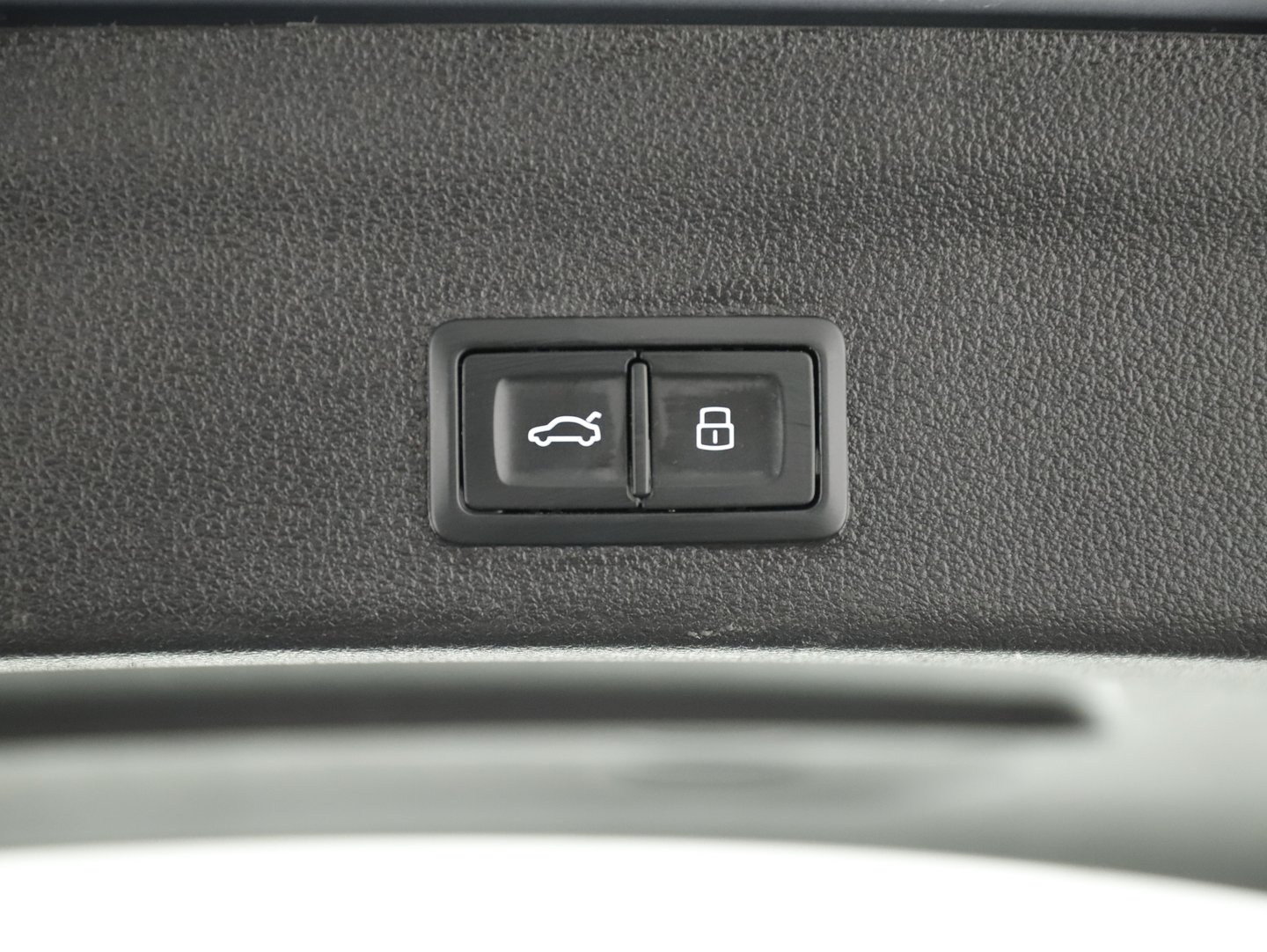 Audi A6 Avant 40 TDI quattro Sport | Bild 11 von 13