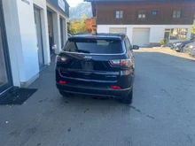 Jeep Compass 1.3 PHEV 80th Anniversary AT 4xe in schwarz