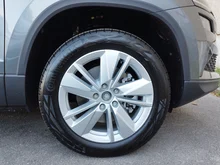 Škoda Karoq Selection TDI DSG in Graphit-Grau Metallic