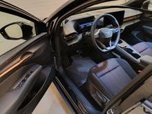 CUPRA Raval ALPHA 37 kWh 99 kW/135 PS in Nacht-Schwarz Metallic