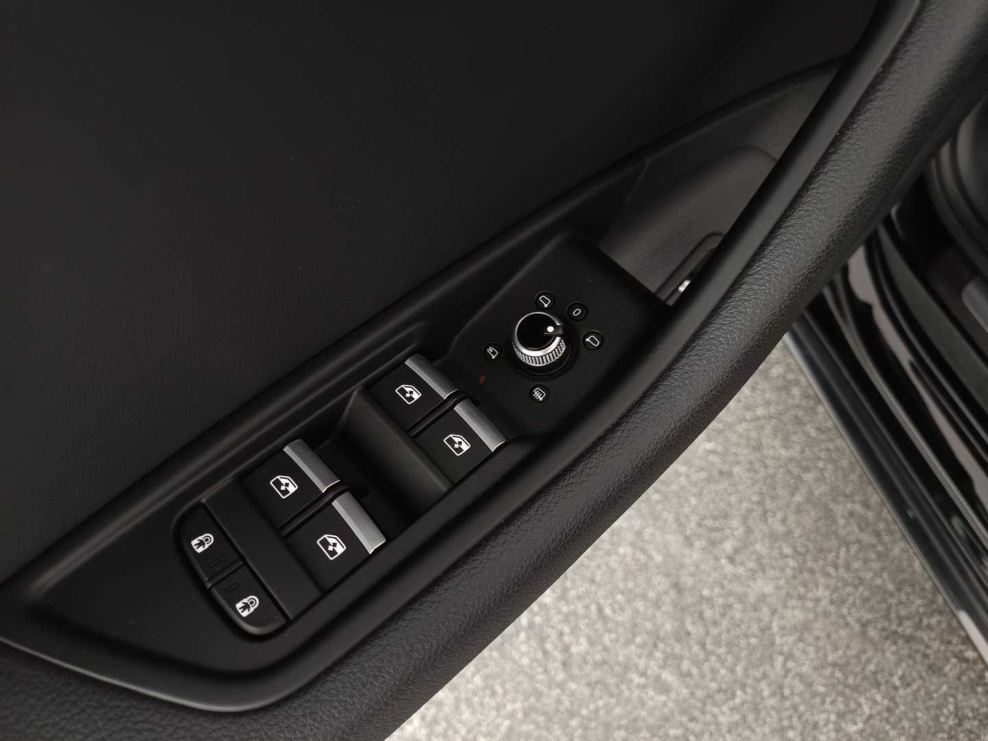 Audi A4 Avant 35 TFSI advanced | Bild 11 von 36