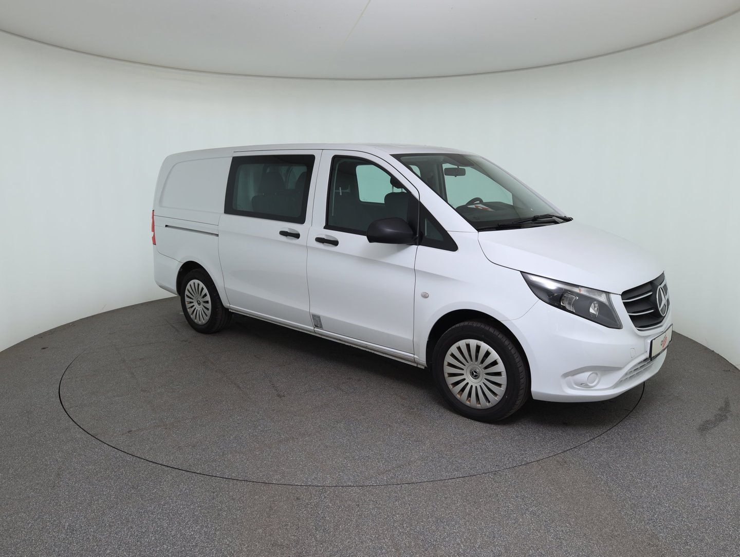 Mercedes Vito Tourer Worker 114 CDI lang 4x4 Aut. | Bild 3 von 28