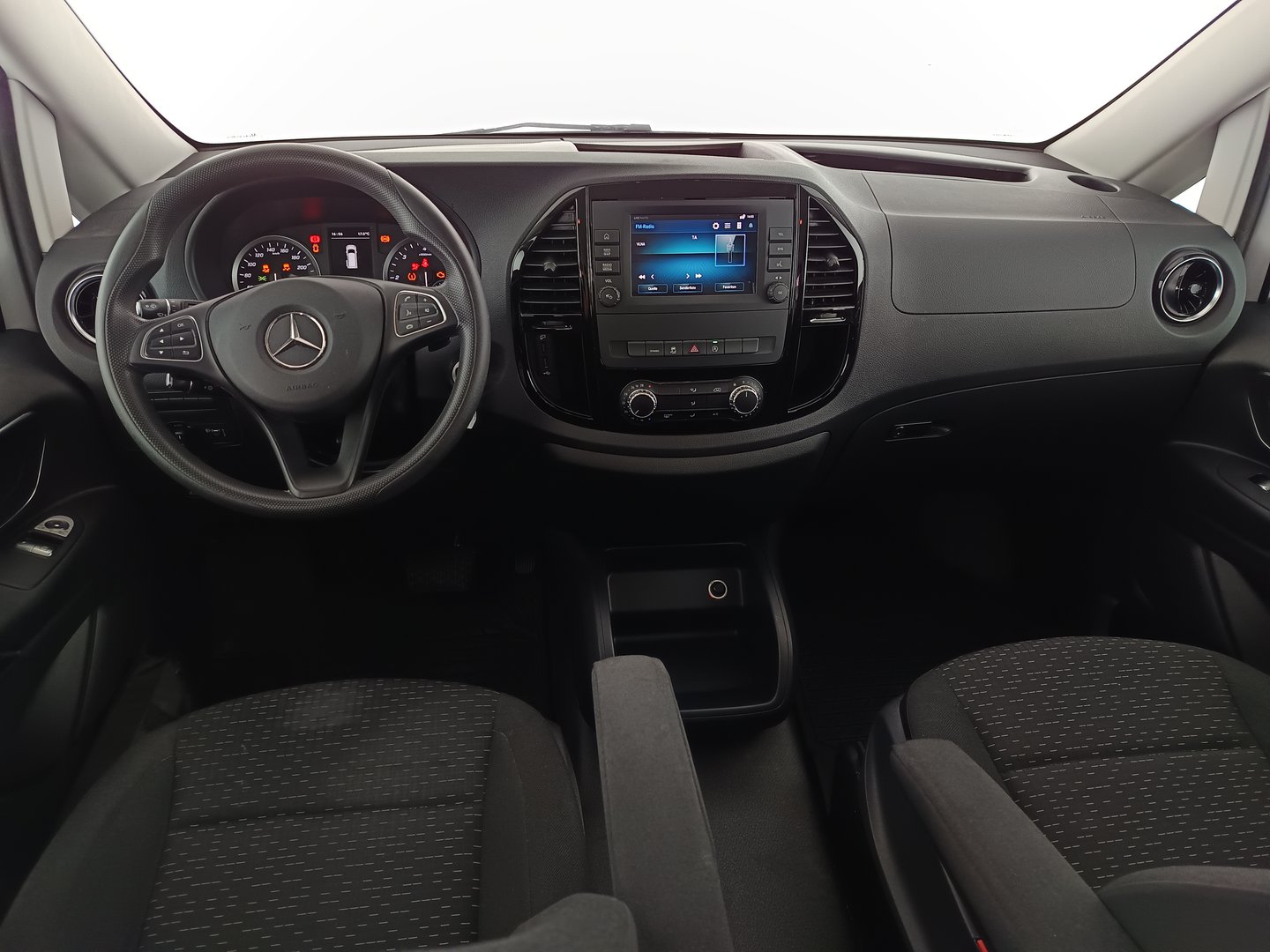 Mercedes Vito Tourer Worker 114 CDI lang 4x4 Aut. | Bild 14 von 28