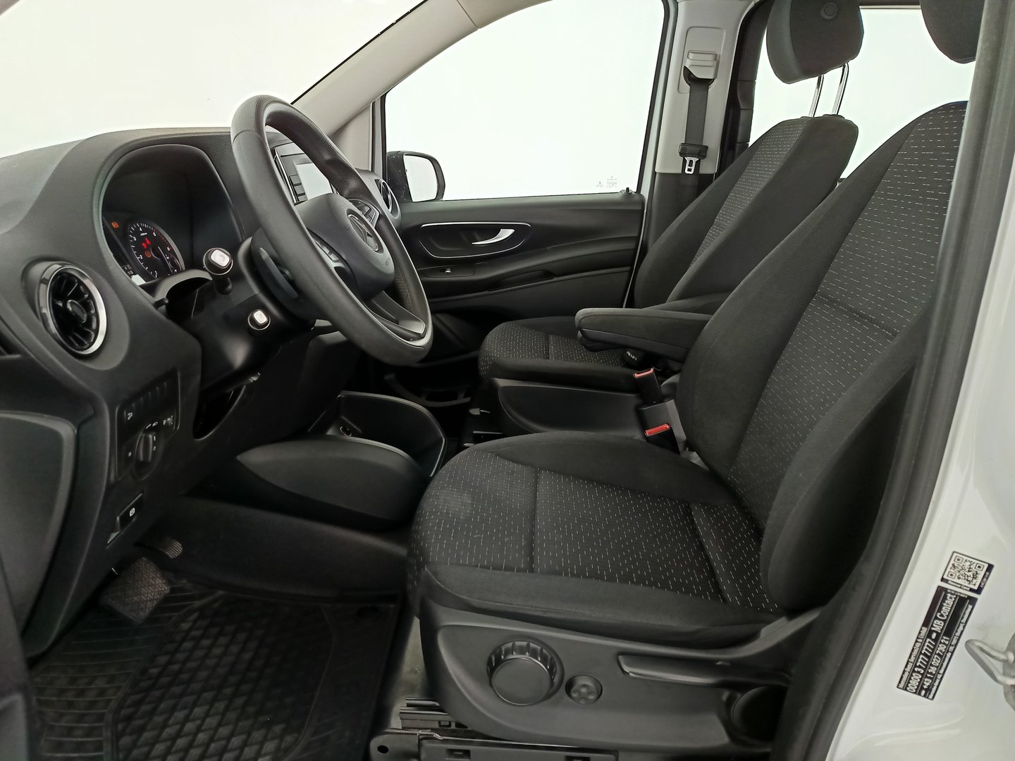Mercedes Vito Tourer Worker 114 CDI lang 4x4 Aut. | Bild 13 von 28