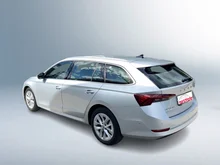 Škoda Octavia Combi Premium TDI in Brillant-Silber Metallic