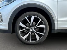 VW T-Cross R-Line TSI DSG in Reflexsilber Metallic