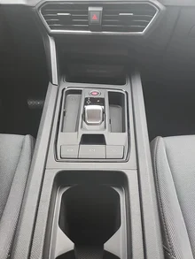 SEAT Leon SP Kombi Style e-HYBRID 150/204 DSG in Nacht-Schwarz Metallic