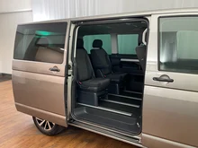 VW Multivan Trendline TDI 4MOTION in Mojave Beige Met.