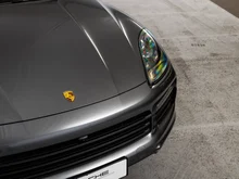 Porsche Cayenne E-Hybrid Coupé in quarzitgraumetallic