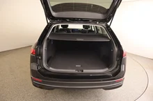 VW Passat Variant Business eTSI DSG in schwarz - metallic