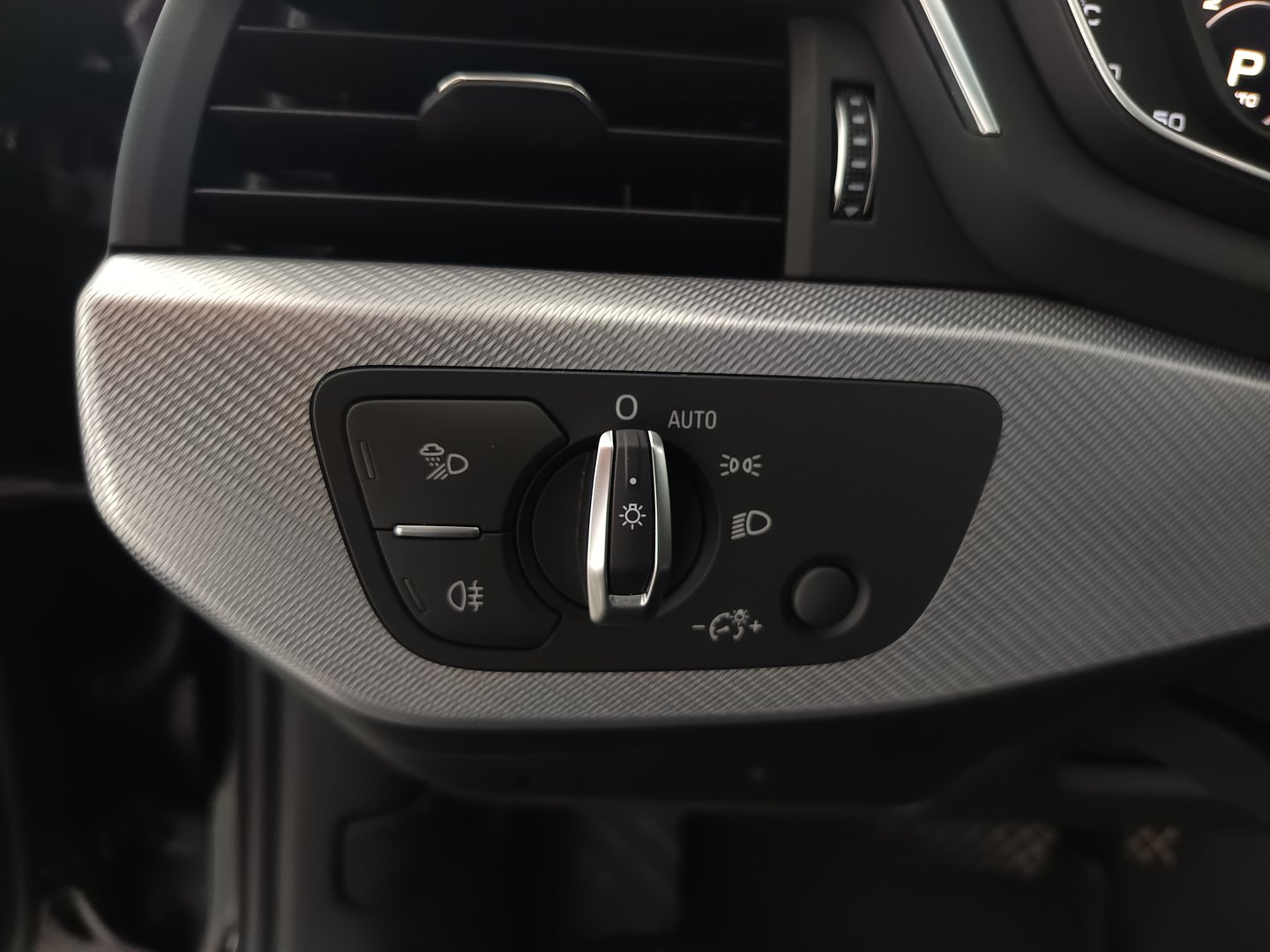 Audi A4 Avant 40 TDI Sport | Bild 12 von 33
