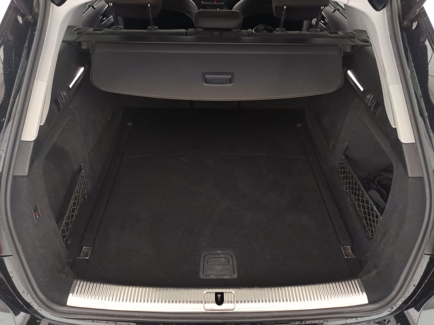 Audi A4 Avant 40 TDI Sport | Bild 29 von 33