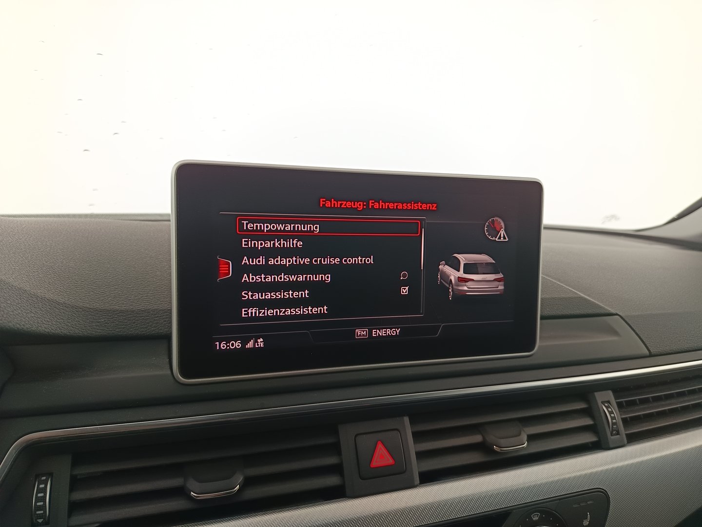 Audi A4 Avant 40 TDI Sport | Bild 22 von 33