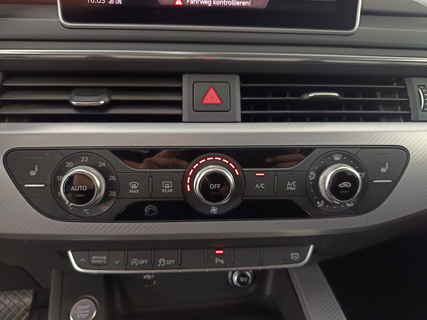 Audi A4 Avant 40 TDI Sport | Bild 26 von 33