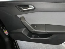 SEAT Leon Style Edition 1.5 TSI 115 PS in Nacht-Schwarz Metallic