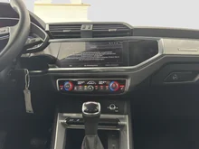 Audi Q3 45 TFSI e S-tronic in schwarz - metallic