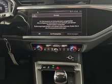 Audi Q3 45 TFSI e S-tronic in schwarz - metallic