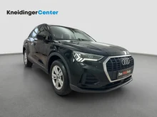 Audi Q3 45 TFSI e S-tronic in schwarz - metallic