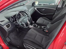 Hyundai i30 CW 1,4 CRDi Comfort in Rot
