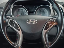 Hyundai i30 CW 1,4 CRDi Comfort in Rot