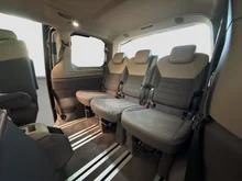 VW Multivan Style eHybrid in Deepblack Perleffekt