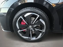 Škoda Octavia Combi RS iV in SCHWARZ-MAGIC PERLEFFEKT