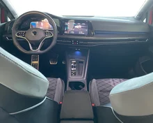 VW Golf Variant R-Line TDI DSG in Kings Red Metallic