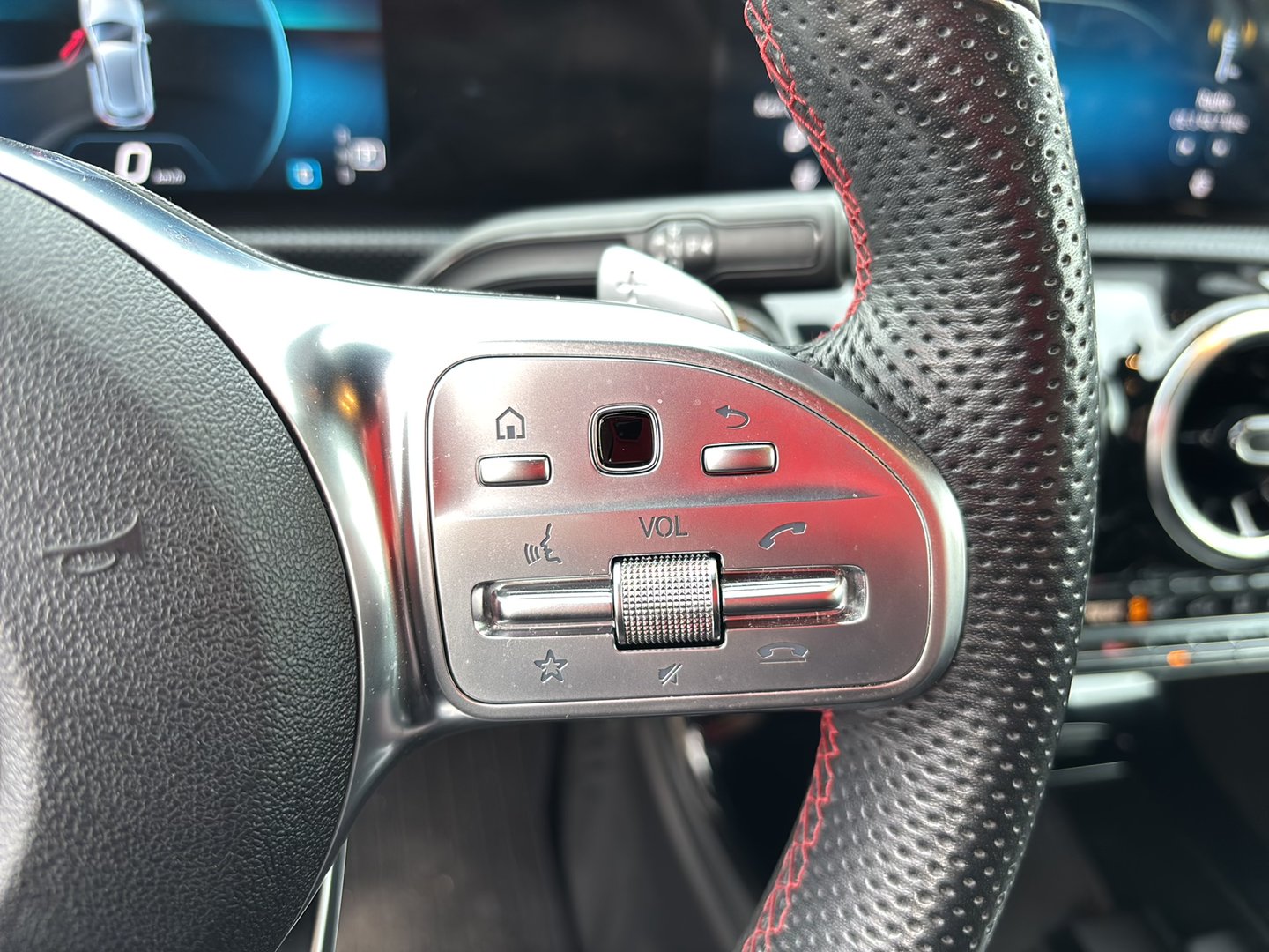 Mercedes A 220 d Aut. | Bild 17 von 25