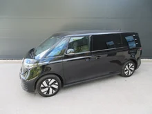 VW ID Buzz ID. Buzz Pro LR 210 kW in Deepblack Perleffekt