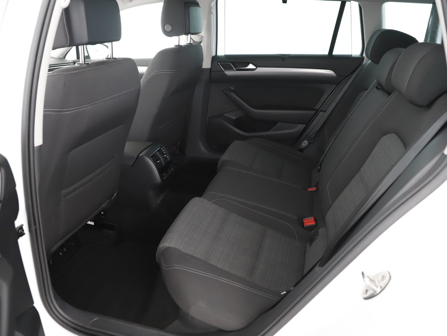 VW Passat Variant Business TDI SCR DSG | Bild 9 von 15
