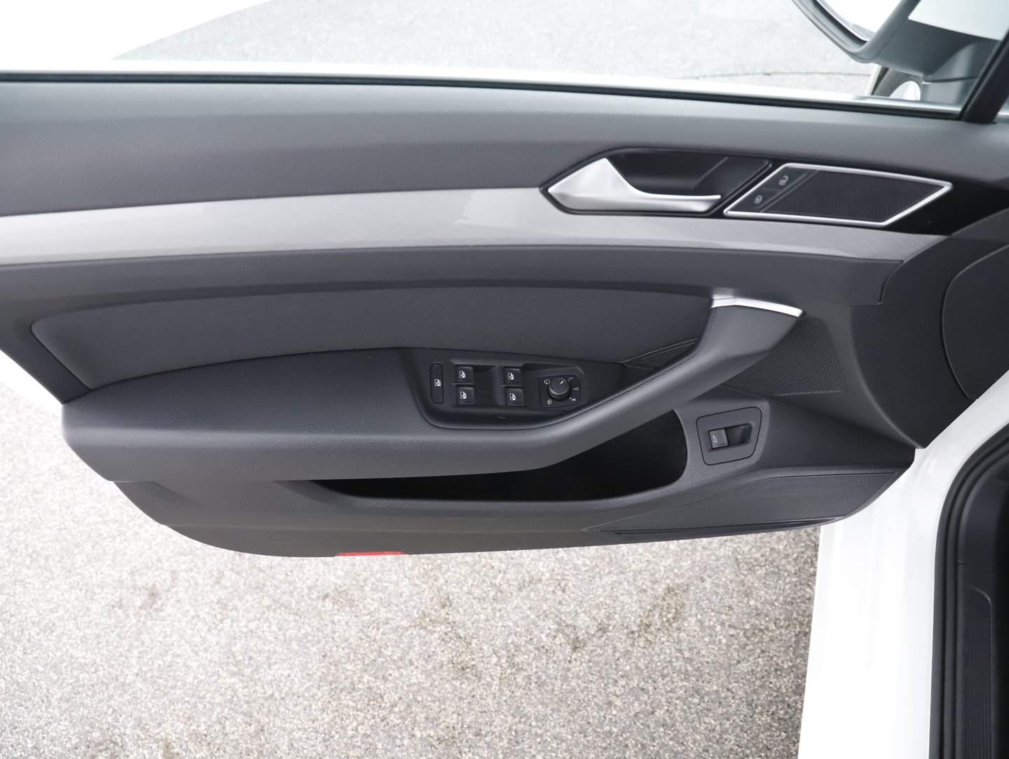 VW Passat Variant Business TDI SCR DSG | Bild 4 von 15