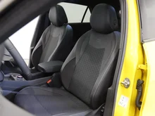 VW T-Roc R-Line eTSI DSG in Canary Yellow Dach Black Uni