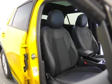 VW T-Roc R-Line eTSI DSG in Canary Yellow Dach Black Uni