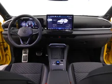 VW T-Roc R-Line eTSI DSG in Canary Yellow Dach Black Uni