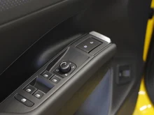 VW T-Roc R-Line eTSI DSG in Canary Yellow Dach Black Uni