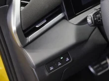 VW T-Roc R-Line eTSI DSG in Canary Yellow Dach Black Uni