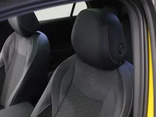 VW T-Roc R-Line eTSI DSG in Canary Yellow Dach Black Uni