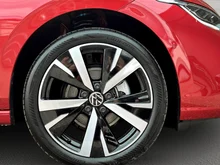 VW Golf Variant Business TSI in Kings Red Metallic