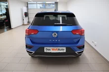 VW T-Roc Design TSI ACT DSG in mittelblau - metallic