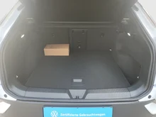 VW ID.4 Pro 210 kW Business in Gletscherweiß Metallic Dach schwarz