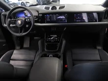 Porsche Cayenne Coupé in schwarz - metallic-perleffektno