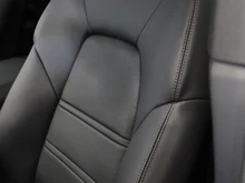 Porsche Cayenne Coupé in schwarz - metallic-perleffektno
