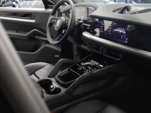 Porsche Cayenne Coupé in schwarz - metallic-perleffektno