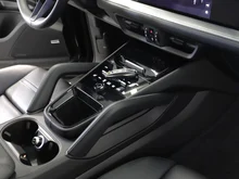 Porsche Cayenne Coupé in schwarz - metallic-perleffektno